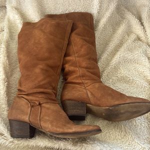 Tawny tan suede heeled boots